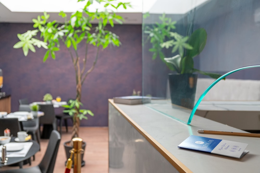 Aeolos Luxury Suites - last minute hotel in Athens