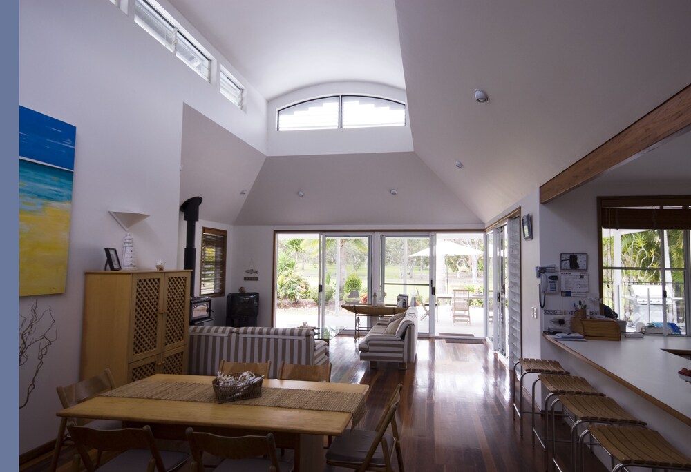 Beach Stone House — Tewantin — photo 4