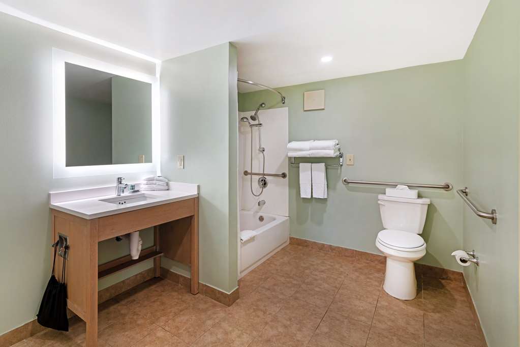 Best Western Inn & Suites Rutland Killington - photo 50