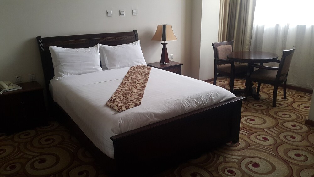Tokuma Hotel — Nazret — photo 4