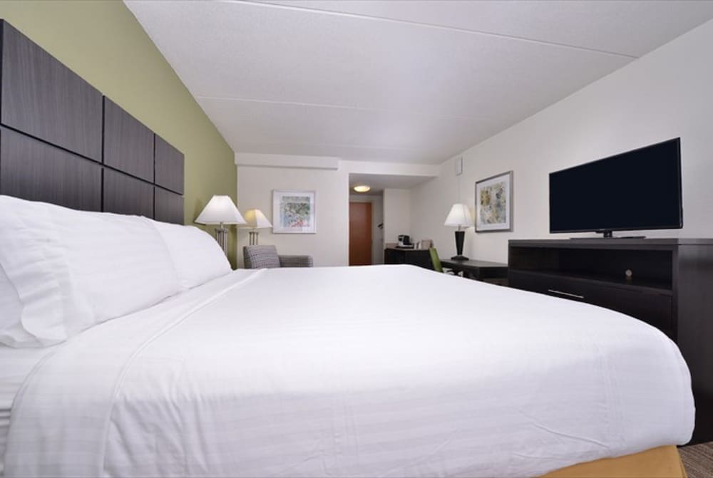 Holiday Inn Express Hotel & Suites Mooresville Lake Norman by IHG - photo 16