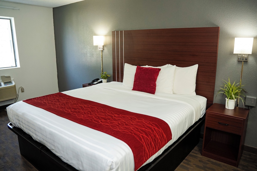 Victorian Inn & Suites - photo 13