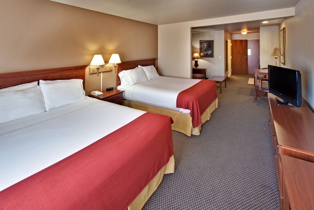 Holiday Inn Express & Suites Brookings an IHG Hotel - photo 4