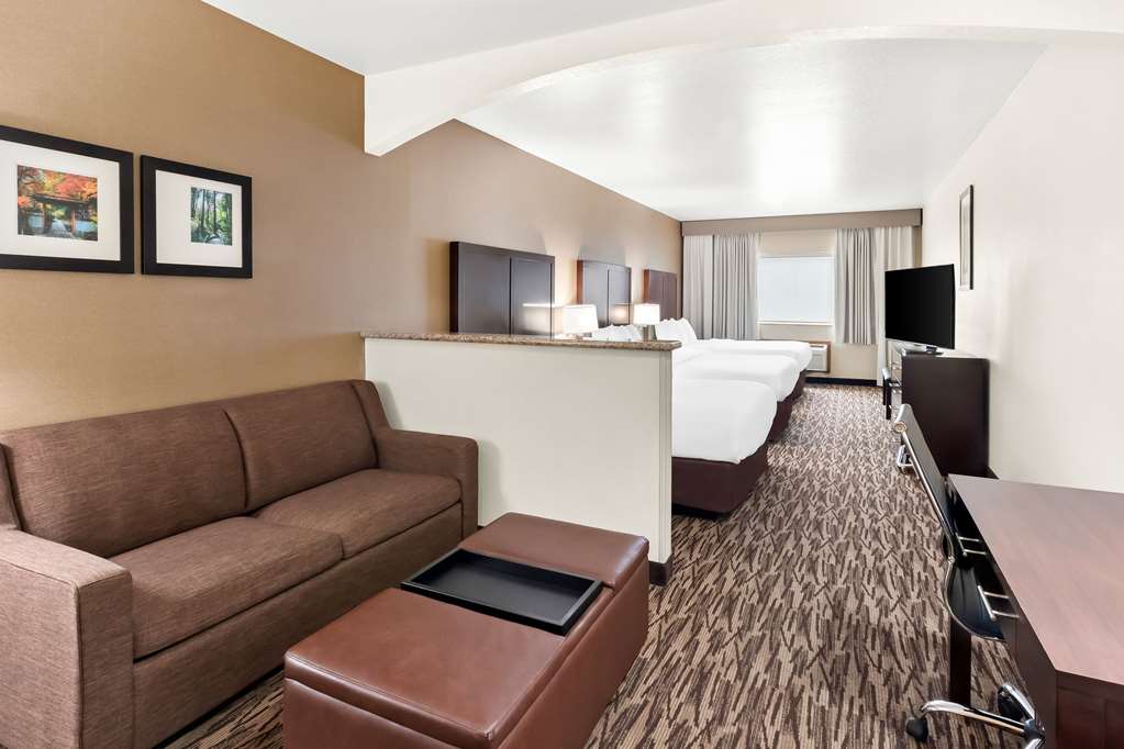 Comfort Suites Portland Airport - photo 28