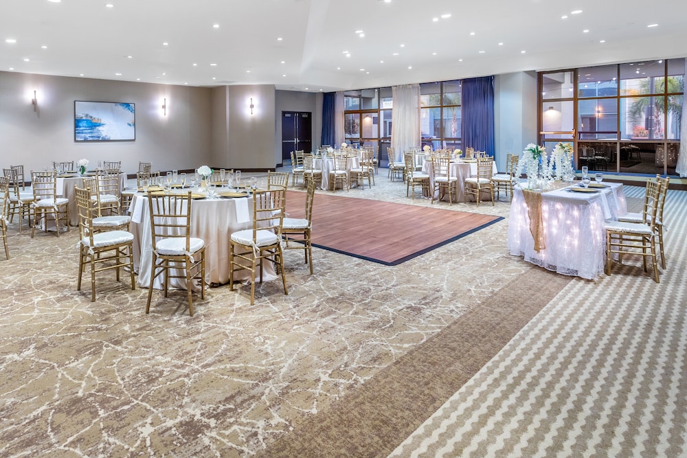 Crowne Plaza Los Angeles Harbor Hotel by IHG - photo 79