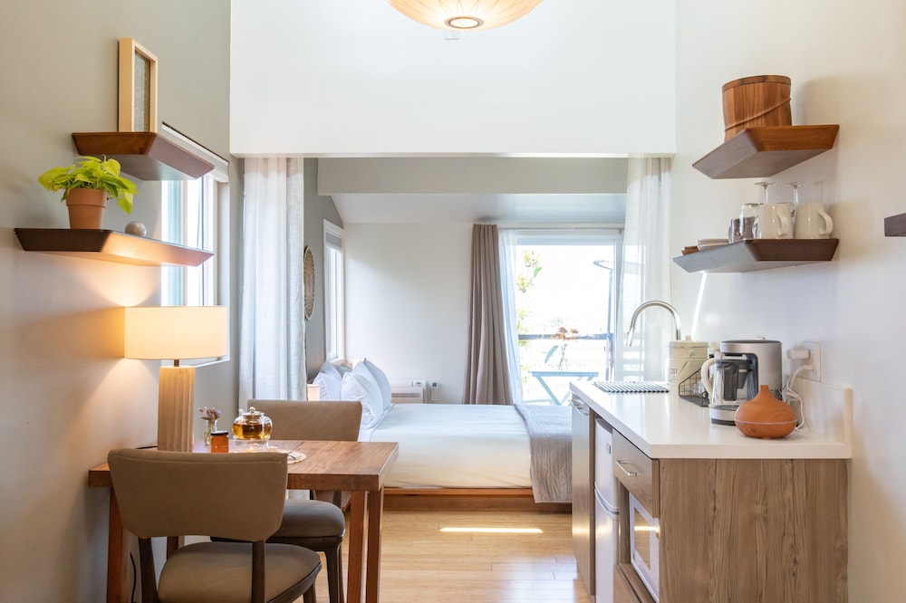 Inn at Moonlight Beach - photo 33