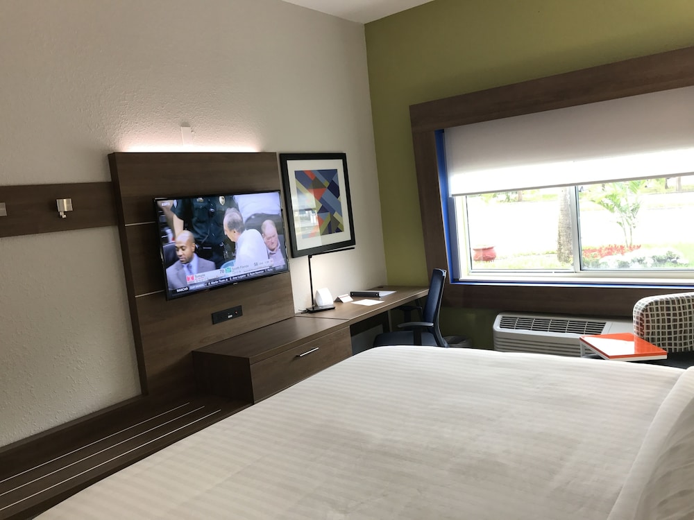 Holiday Inn Express Naples South I 75 by IHG - photo 6
