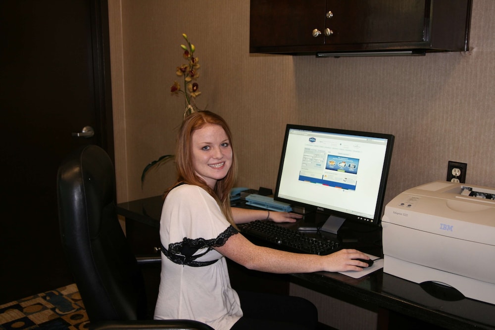 Hampton Inn Olathe - photo 46