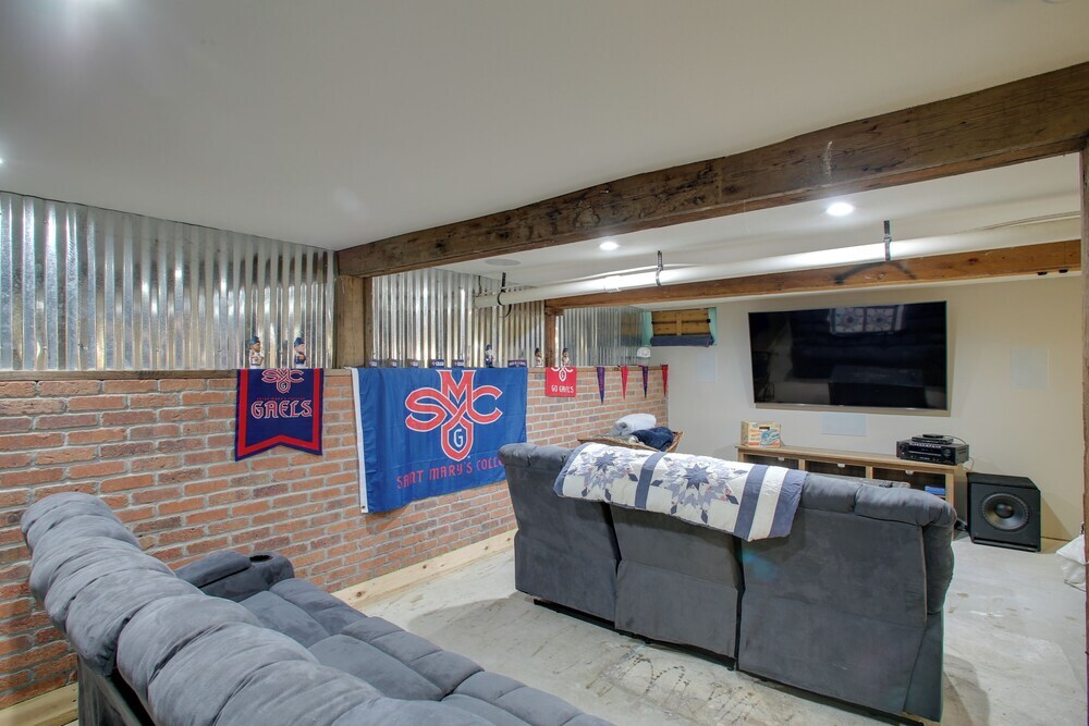 Modern Farmhouse with Movie Room 6 Mi to Lake — 4-Star Luxury Hotel in Coeur D'alene, United States