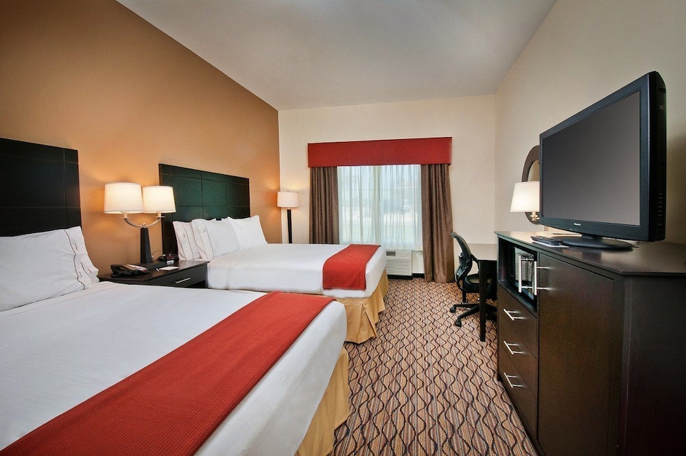 Holiday Inn Express Hotel & Suites Pearsall by IHG - photo 6