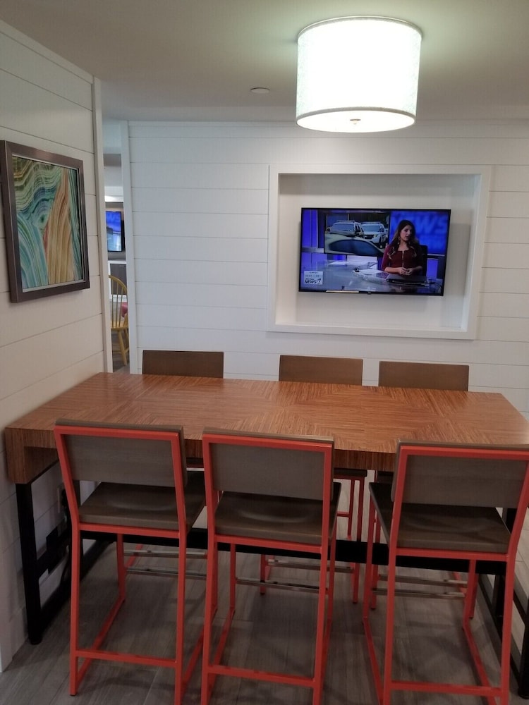 Home2 Suites by Hilton Ormond Beach Oceanfront - photo 33