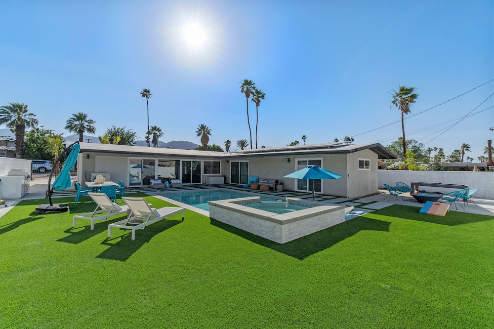 Poolside At Panorama — Palm Desert