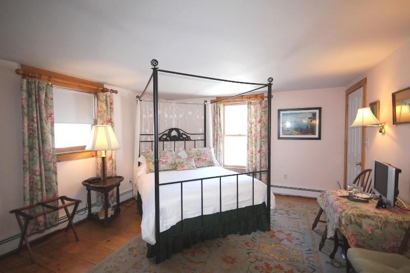 Highland Lake Inn - photo 37