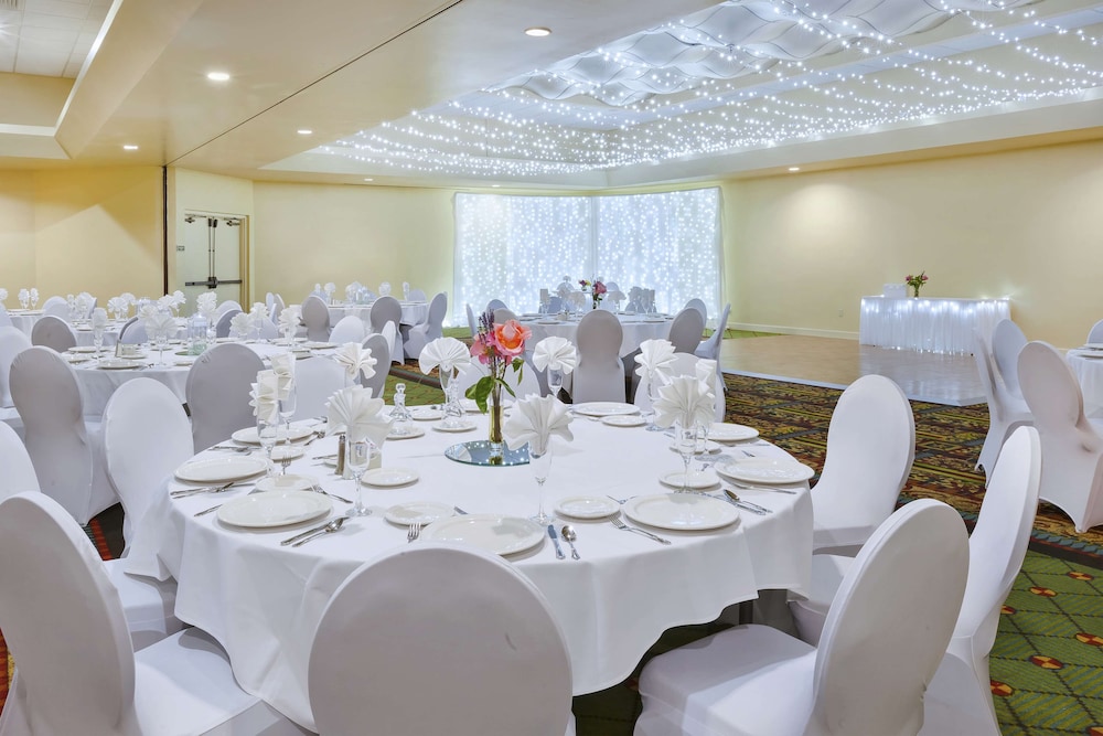DoubleTree by Hilton Holland - photo 49
