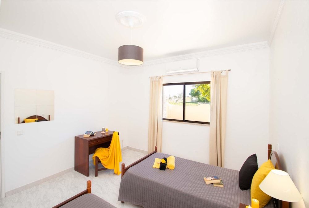 Casa De Campo Lagoa Dos Salgados — 4-Star Luxury Hotel in Pera, Portugal