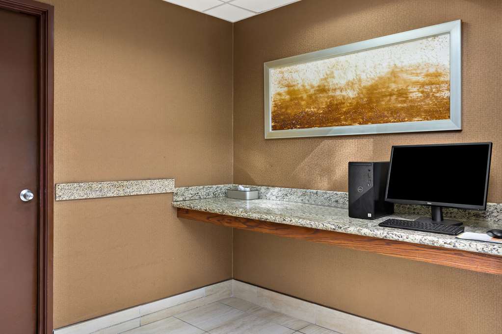 Hotel RL Cleveland Airport West - photo 24