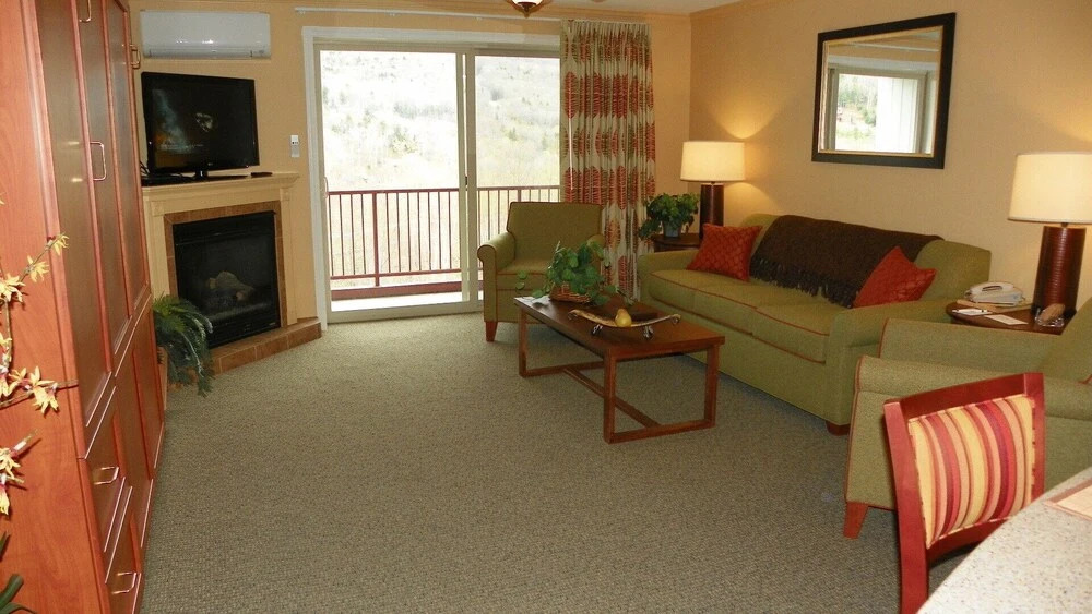 Vacation Week at Pollard Brooks Resort in Lincoln PB Feb 12th 19th 2Gre - photo 4