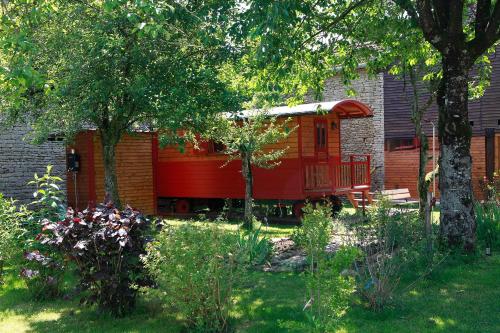 La Chouette Roulotte — hotel in Fresnay-Sur-Sarthe