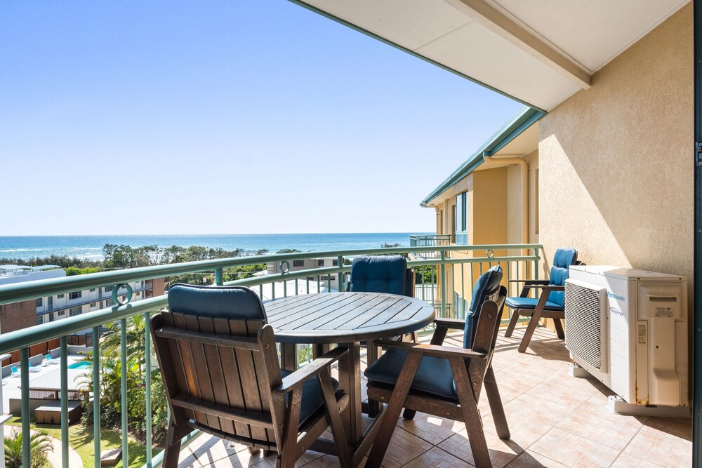 Sunshine Towers — Maroochydore
