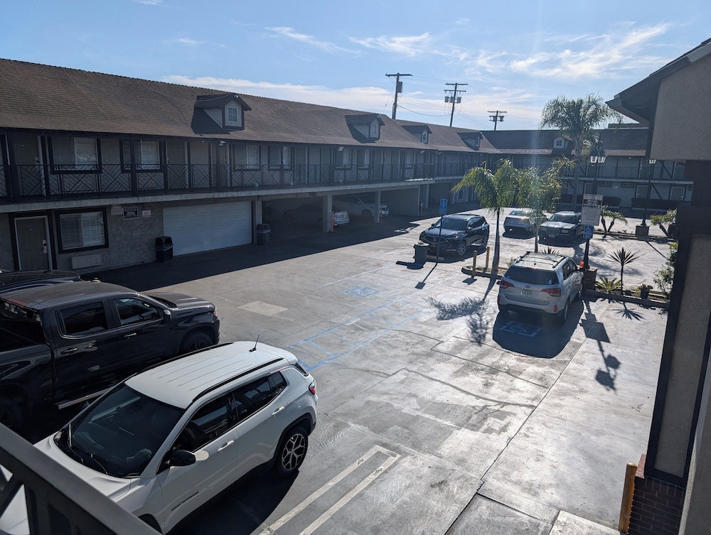 Cabana Inn & Suites - photo 21