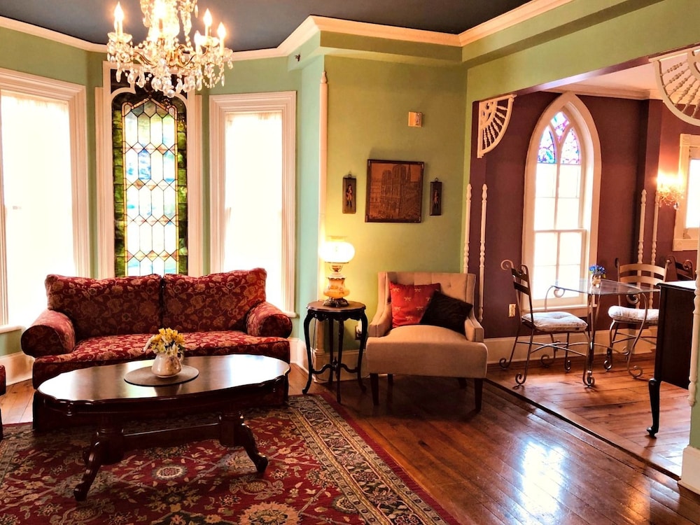 Inn of the Shenandoah - photo 3