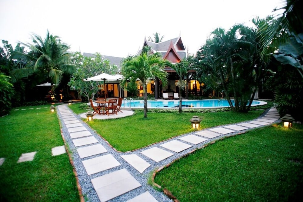 Himmaphan Villa — 4-Star Luxury Hotel in Phuket, Thailand