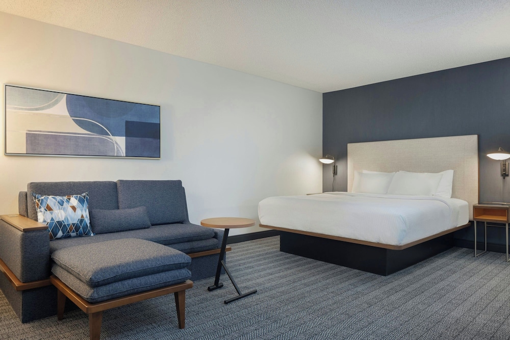 Courtyard by Marriott Springfield Airport - photo 20