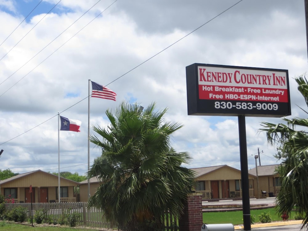 Kenedy Country Inn - photo 32