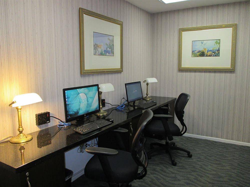 Best Western Plus San Pedro Hotel & Suites - photo 18
