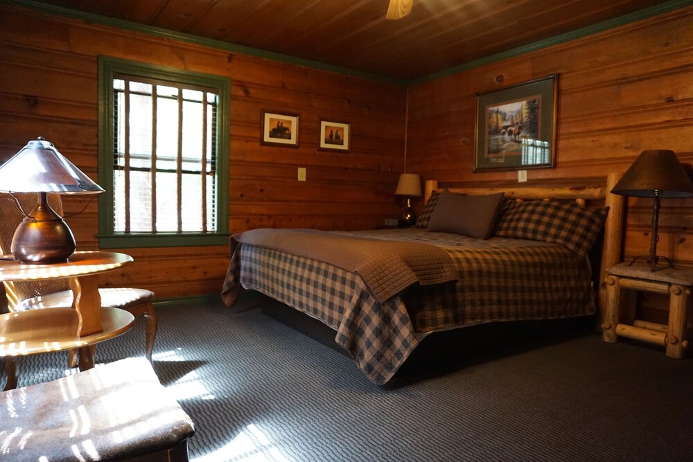 Shaver Lake Village Hotel - photo 5