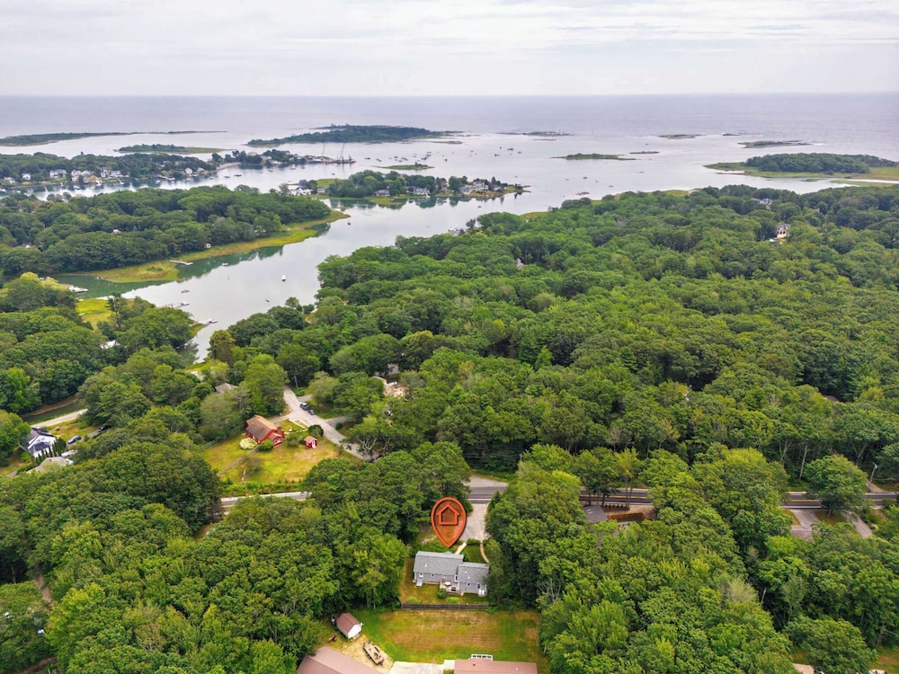 Tranquil Tides Home for 8 — 4-Star Luxury Hotel in Kennebunkport, United States