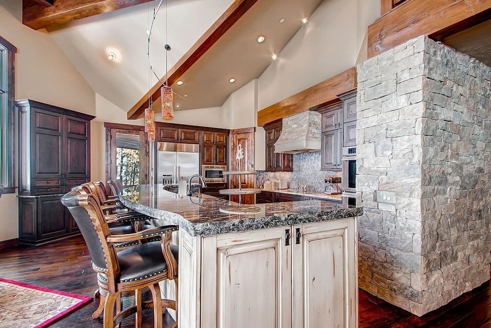 Slopeside Manor On Peak 8 By Pinnacle Lodging - photo 11