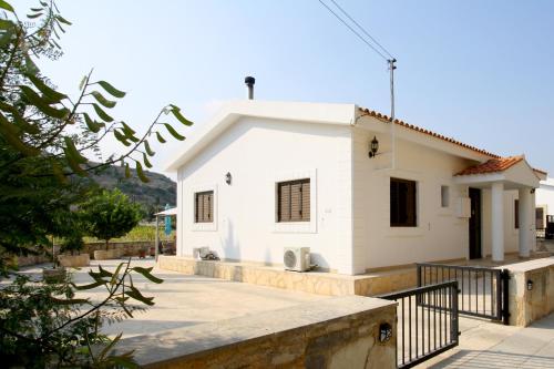 Pissouri Bay Bungalow