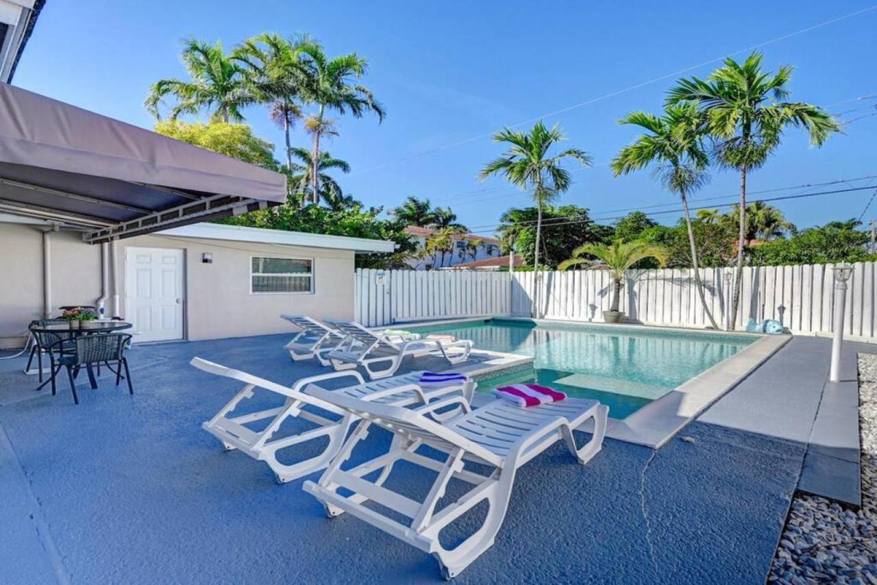 Walk to Hollywood Beach Luxury 4BR Villa — 4-Star Luxury Hotel in Hollywood, United States