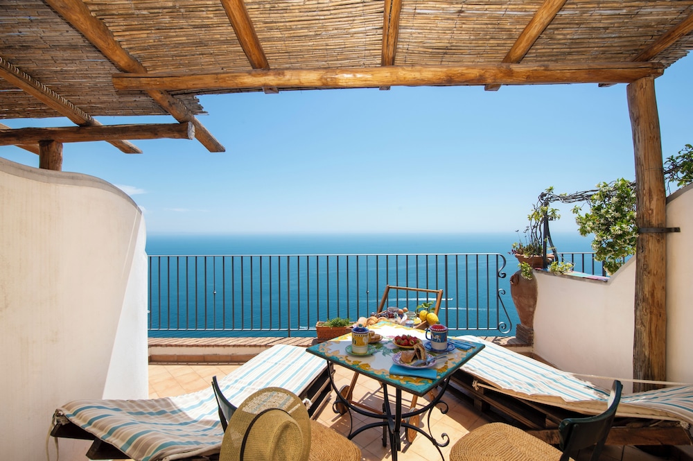 Amalfi Residence — 4-Star Luxury Hotel in Conca Dei Marini, Italy