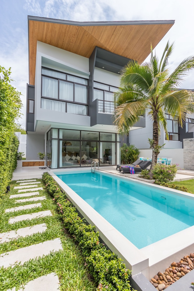 3 Bedroom Civetta Pool Villa — 4-Star Luxury Hotel in Rawai, Thailand