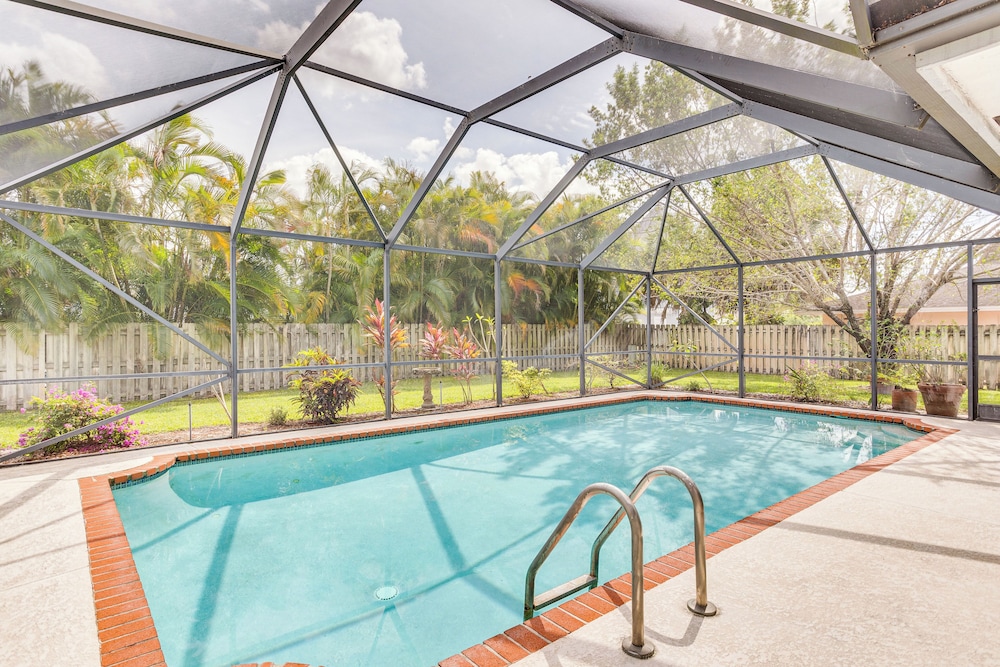 Wellington Vacation Rental Private Saltwater Pool — 4-Star Luxury Hotel in Wellington, United States