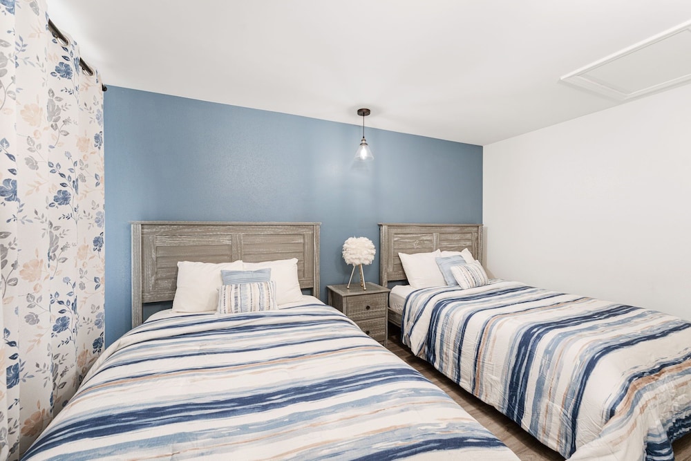 Founder's Brook Motel and Suites - photo 13