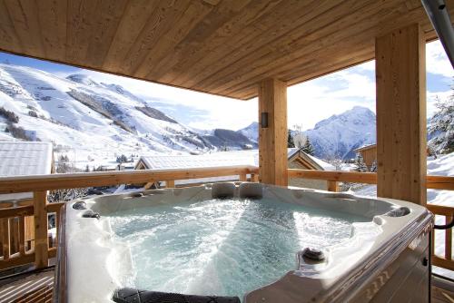 Odalys Chalet L'Ours Brun — 4-Star Luxury Hotel in La Bernardiere, France