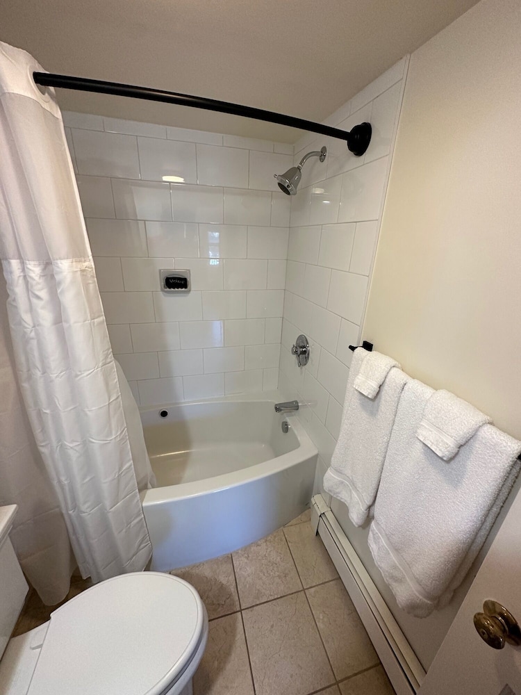 Inn at Perkins Cove - photo 90