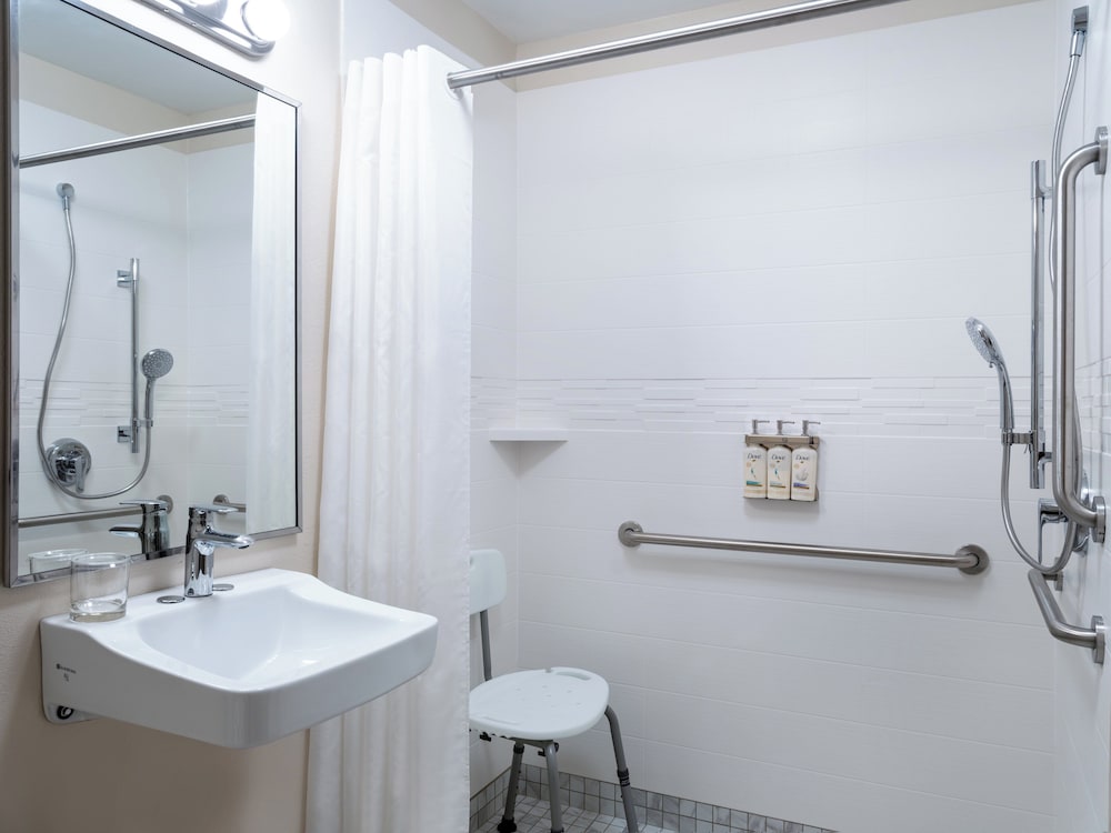 Candlewood Suites Rockford by IHG - photo 5