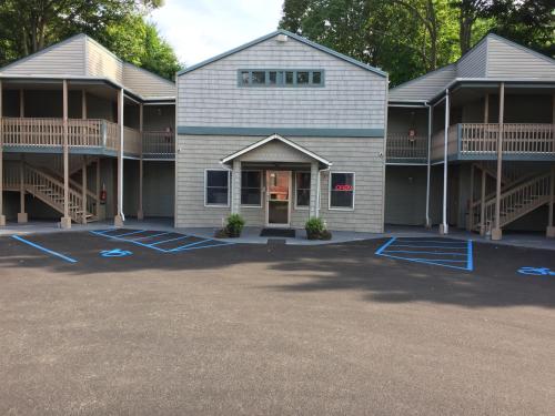 Town House Inn - photo 41
