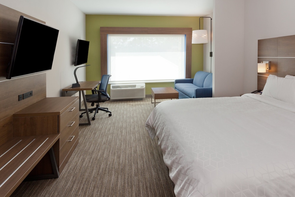 Holiday Inn Express & Suites Fayetteville by IHG - photo 5