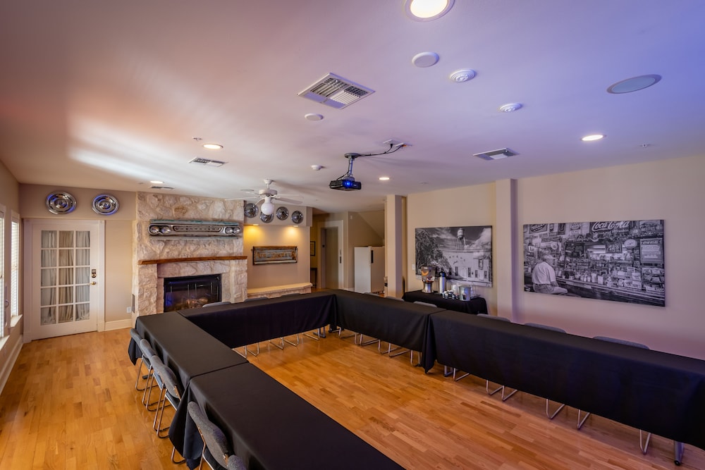 Gruene River Hotel & Retreat - photo 88