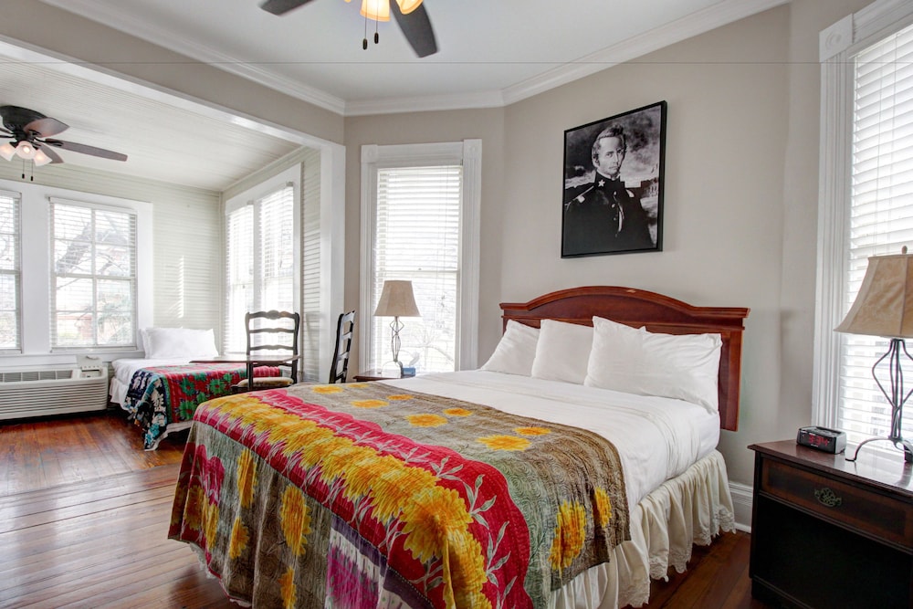 Inn on the Riverwalk - photo 9