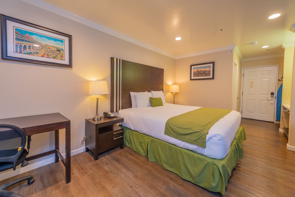 Ocean Pacific Lodge - photo 4