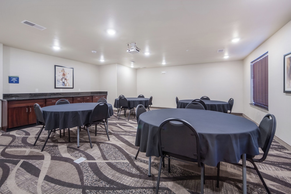 Cobblestone Inn & Suites Winters - photo 87
