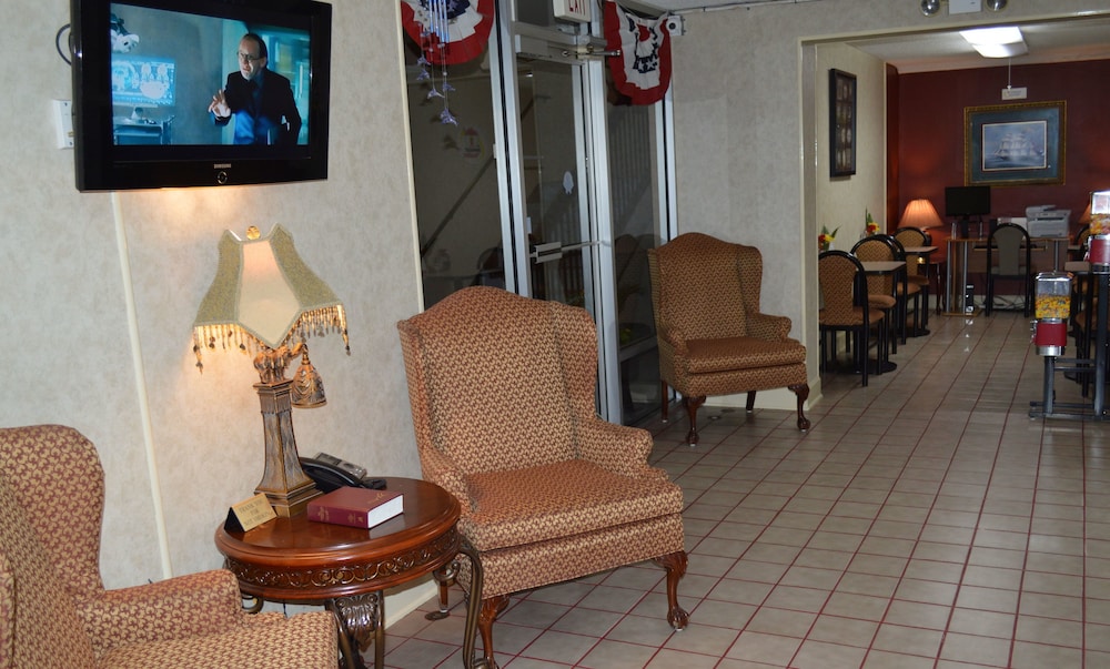 Super 8 by Wyndham Tifton - photo 6