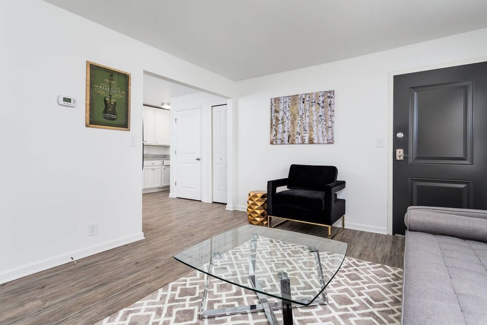 8 BRs Comprised of 4 2BR Suites by Domio - photo 43