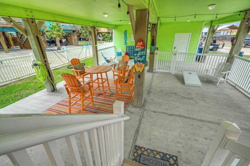 Reel Life Dreams by Avantstay Pool Near Beach - photo 26